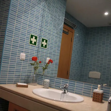 Com Piscina Em Albufeira, Corcovada * Албуфейра