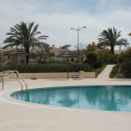 Com Piscina Em Albufeira, Corcovada