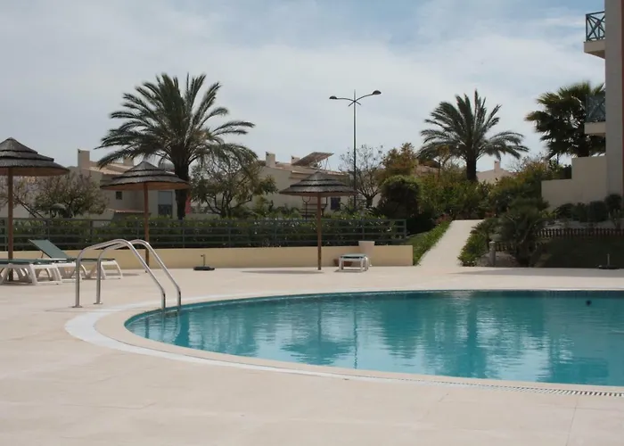 Com Piscina Em Albufeira, Corcovada